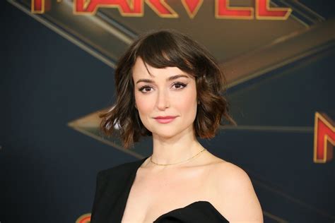 Milana Vayntrub Naked Pictures are very hard to find on the internet, but we found the closest ones. She was born on the 8 th of March in the year 1987 at the Tashkent city in Uzbekistan. Mil and parents immigrated to the United States of America as a refugee and that time she was two years old. From the age of five, she started to act in the ... 